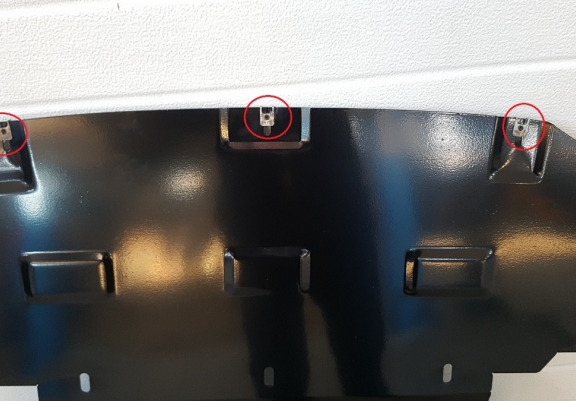 Steel sump guard for BMW Seria 1 E81/E87/E82