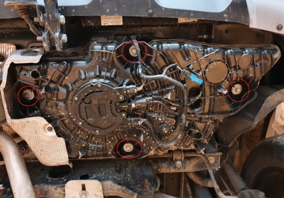 Steel AdBlue tank guard for Dacia Duster