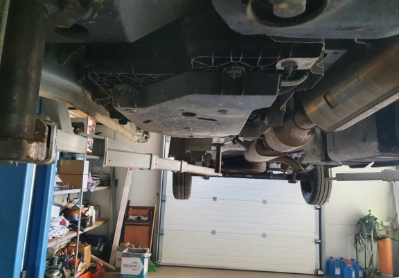 Steel AdBlue tank guard for  Renault Master 3  - Model 2