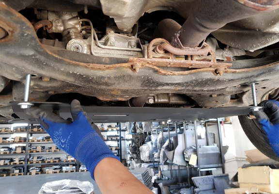 Steel sump guard for Skoda Octavia Tour