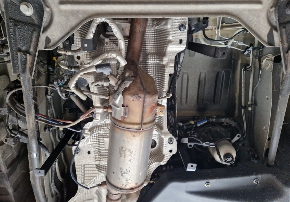 Steel catalytic converter guard/cat lock for Renault Trafic