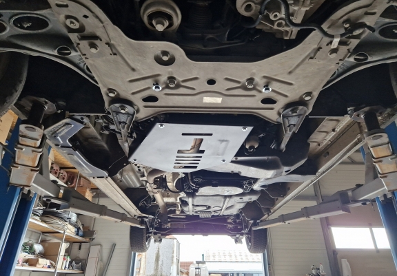 Steel catalytic converter guard/cat lock for Renault Trafic