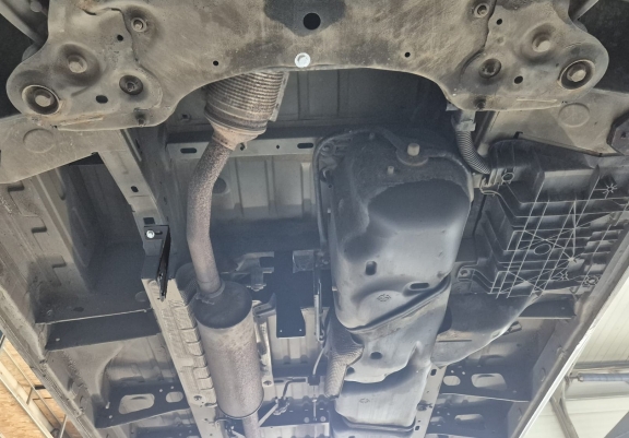 Steel catalytic converter guard/cat lock for Renault Master