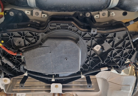 Steel AdBlue tank guard for Fiat Ducato
